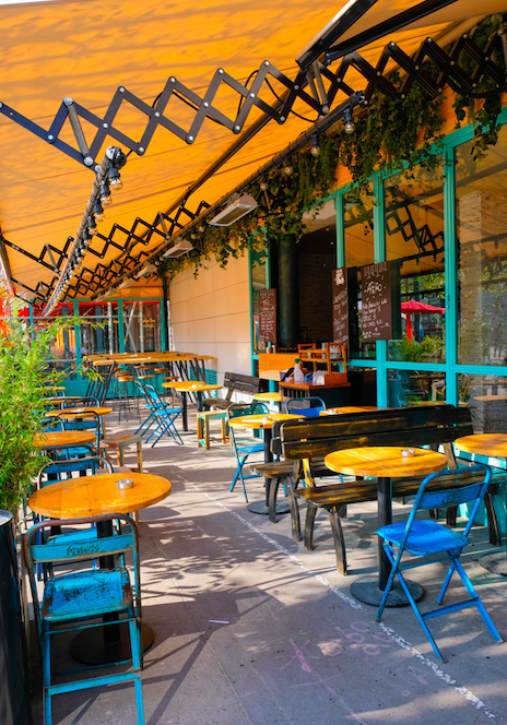 image d'une petite terrasse de restaurant